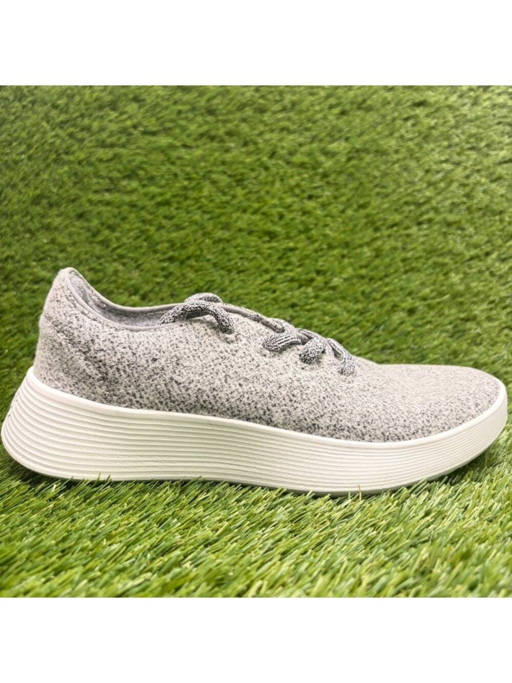 Allbirds Wool Runner 2 Womens Size 7 Gray White Athletic Running Shoes Sneakers
